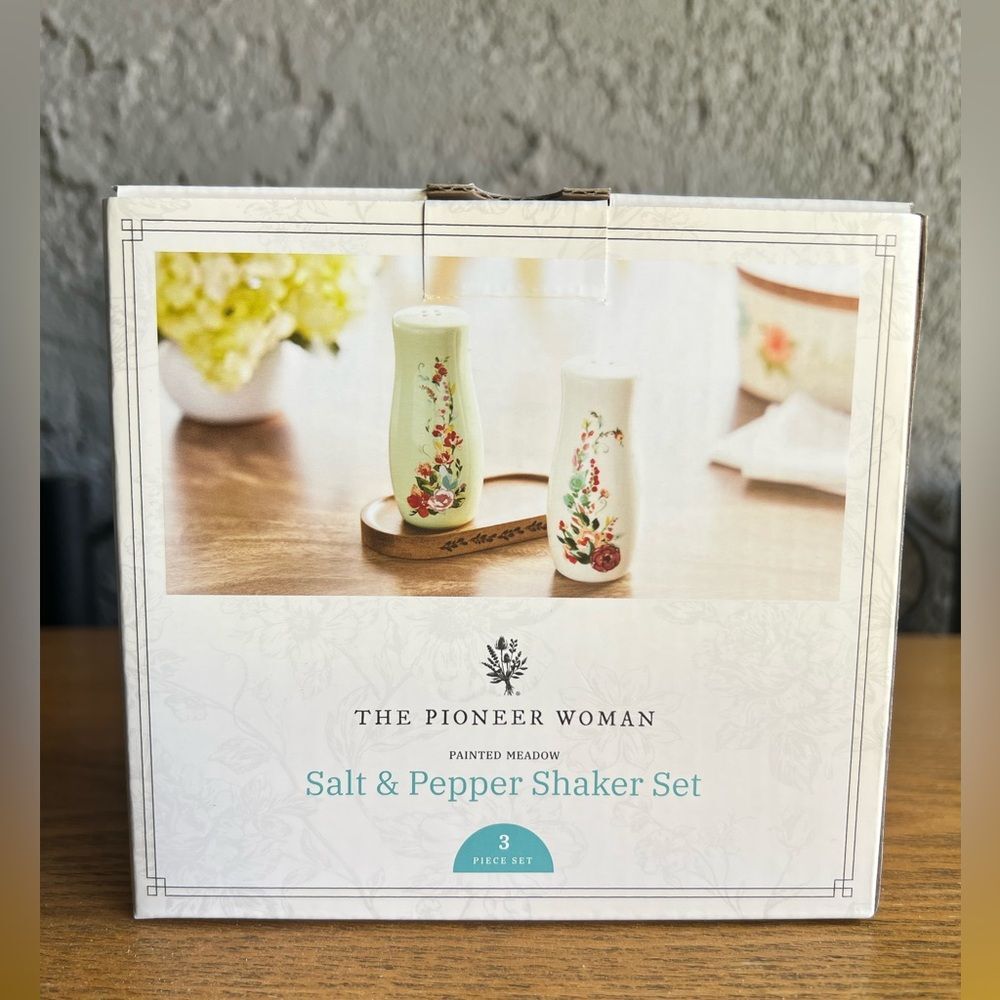 Pioneer Woman Painted Meadow Salt & Pepper Shaker Acacia Wood Base Floral Green - Picture 4 of 6